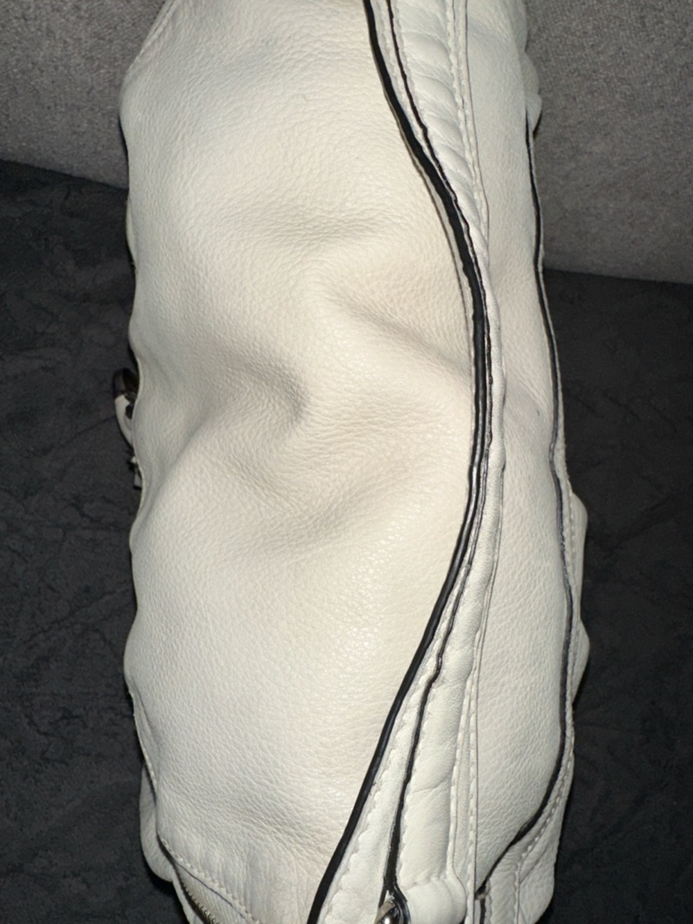 Gucci Soft Leather Hobo Bag in Light Gray - Picture 8 of 14